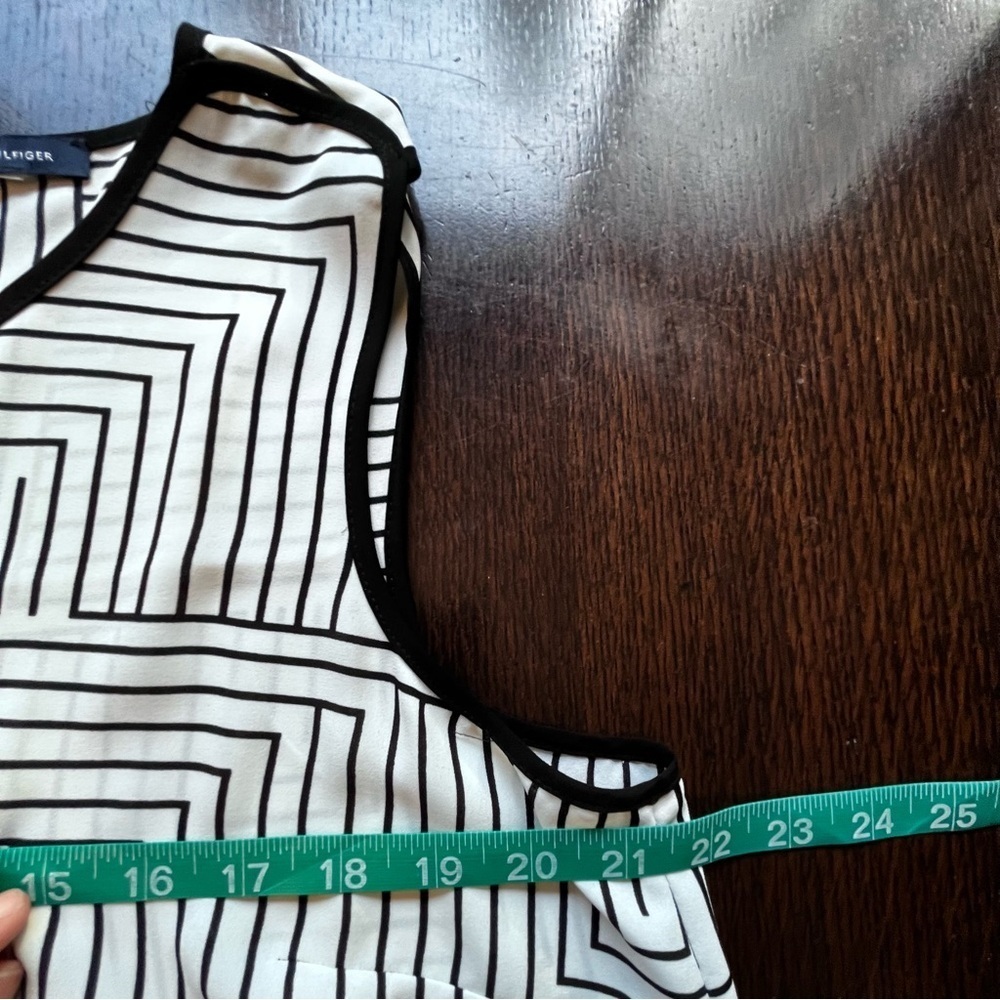 Tommy Hilfiger Black White Sleeveless Top tag missing L/XL 22 in pit to pit - Picture 3 of 6
